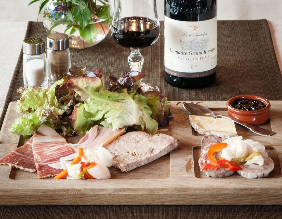 Le Jas Du Mas Hotel Saint-Anthème Екстериор снимка